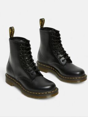 Dr. Martens 1460 Smooth 8-Eye Lace Up Black Leather Sz.6 Combat Grunge Boots